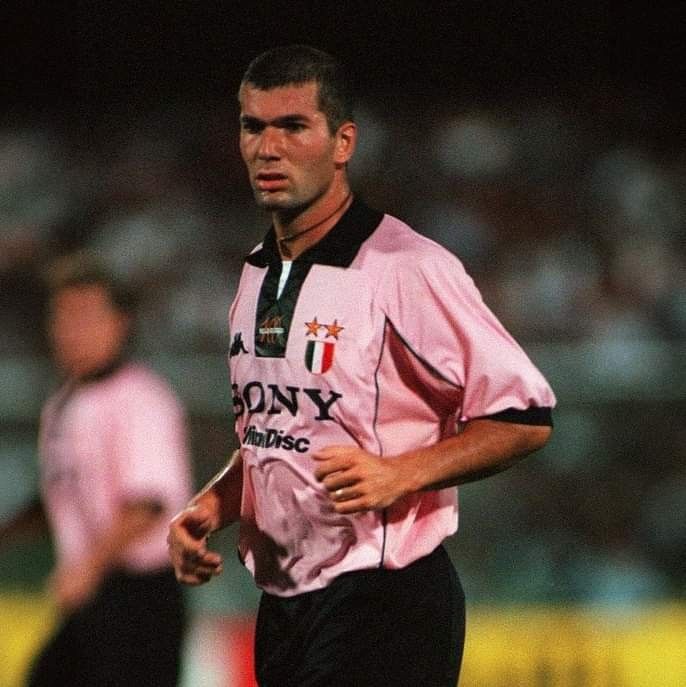 Retro Juventus 1997 / 1998 Centenary Pink Soccer Jersey Serie A
